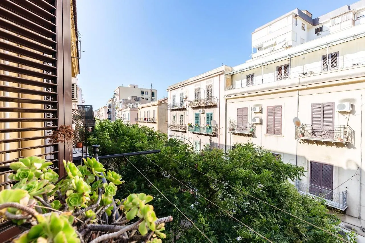 Appartamento Casa Dante With Balcony By Wonderful Italy Palermo